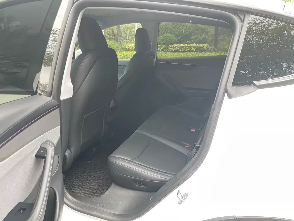 Tesla Model Y 2025 из CN, фото 3