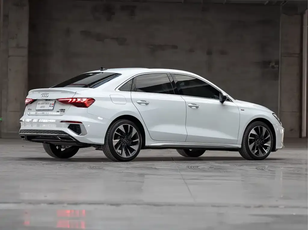 Audi A3 2023 из CN, фото 3