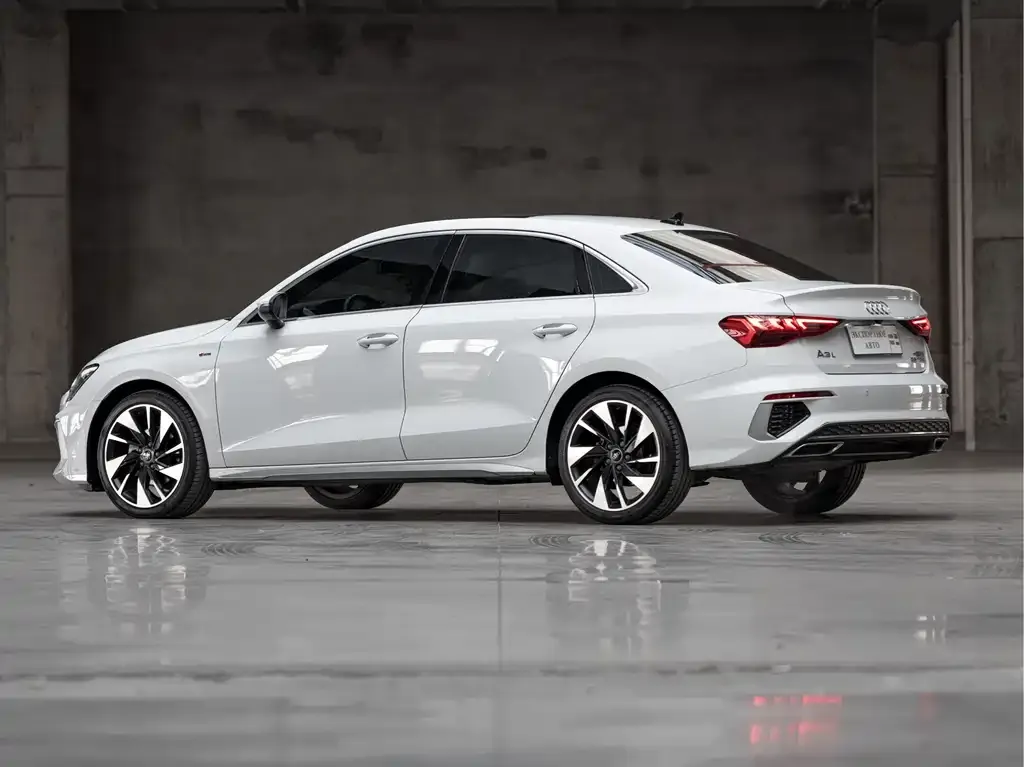 Audi A3 2023 из CN, фото 5