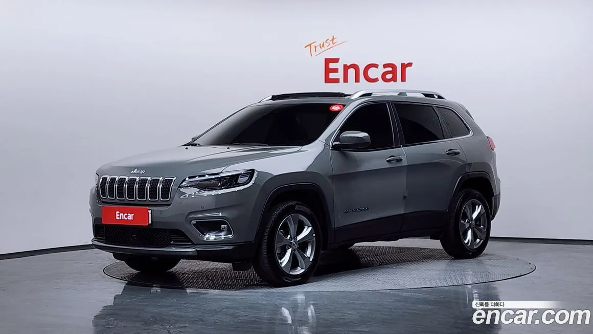 Jeep Cherokee — фото 1
