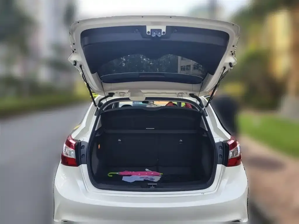 Nissan Tiida 2022 из CN, фото 3