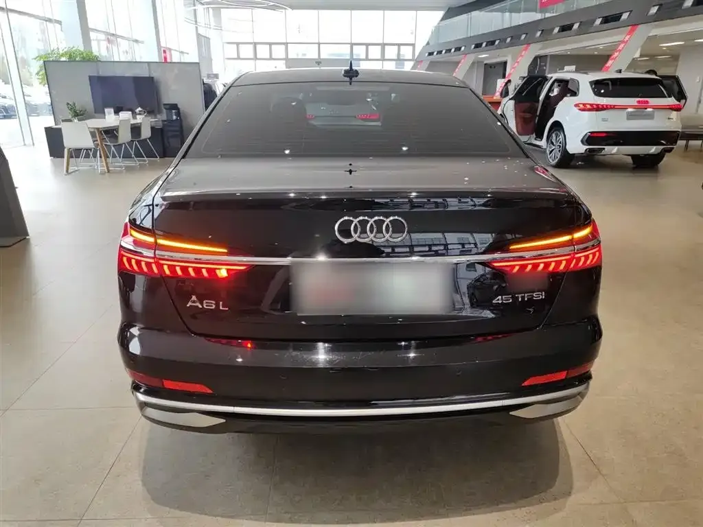 Audi A6L 2024 из CN, фото 4