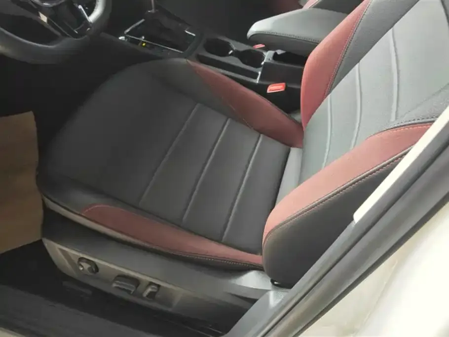 Volkswagen Bora 2022 из CN, фото 9