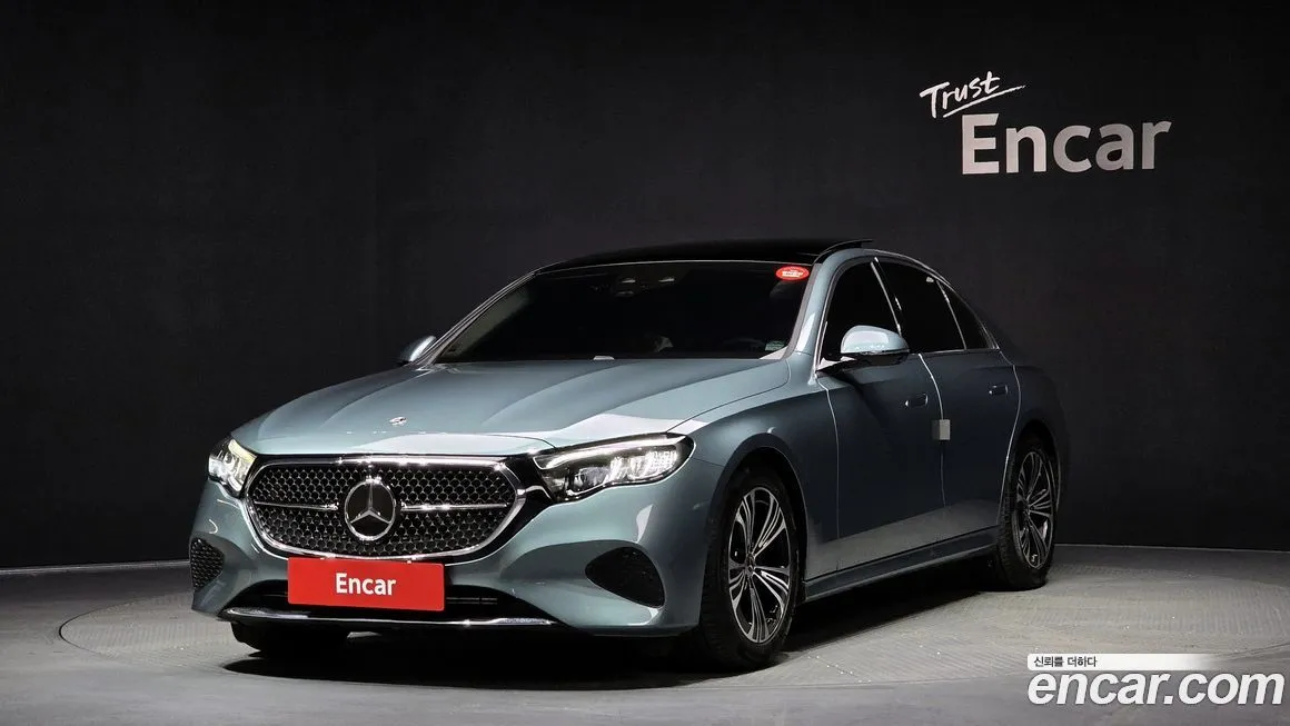 Mercedes-Benz E-Class — фото 1