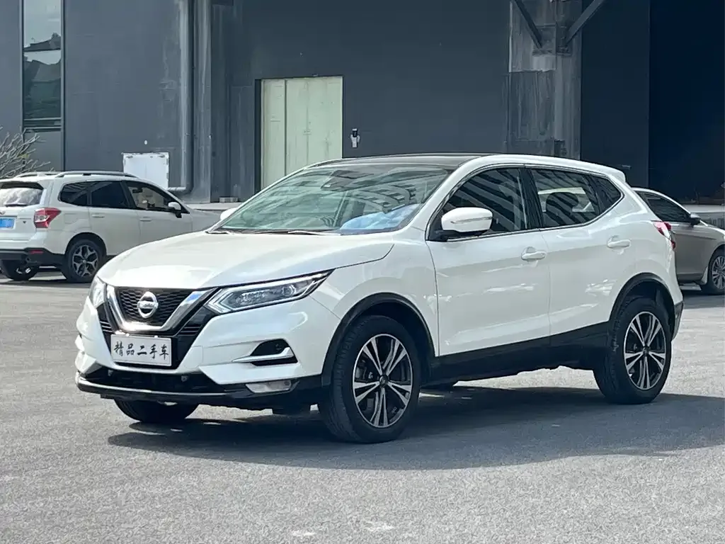 Nissan Qashqai — фото 1