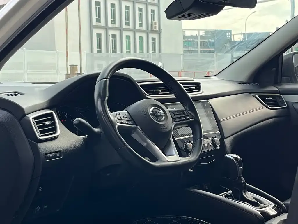 Nissan Qashqai — фото 10