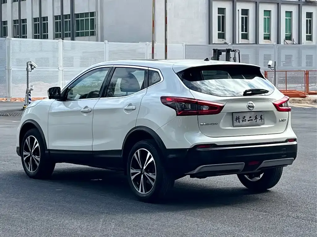 Nissan Qashqai — фото 4