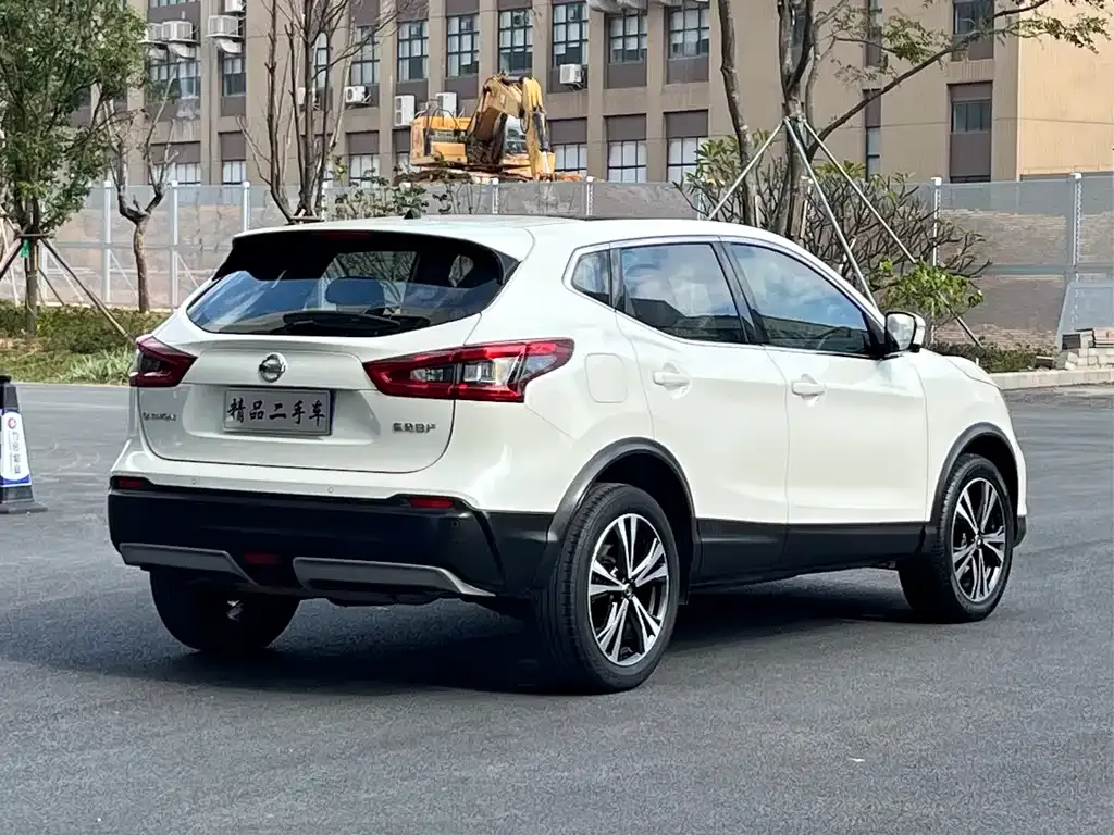 Nissan Qashqai — фото 6