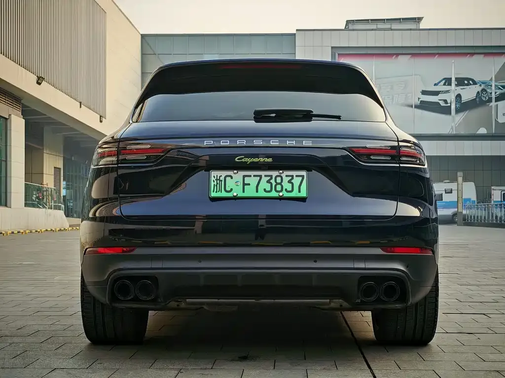 Porsche Cayenne Hybrid 2023 из CN, фото 2