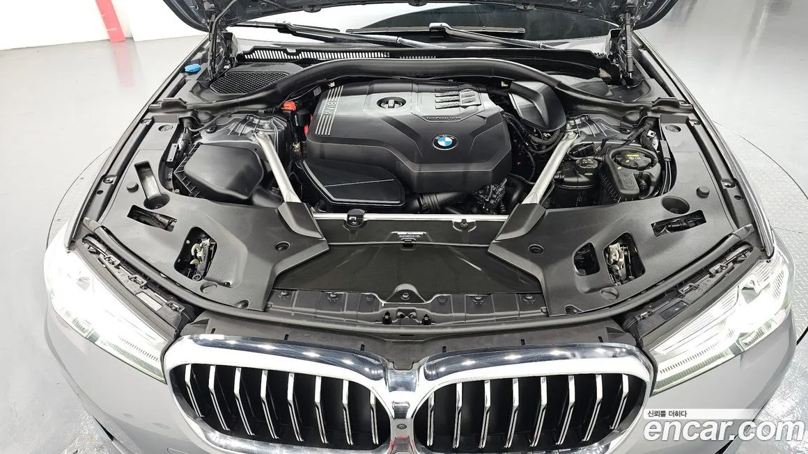 BMW 5-Series 2023 из KR, фото 8
