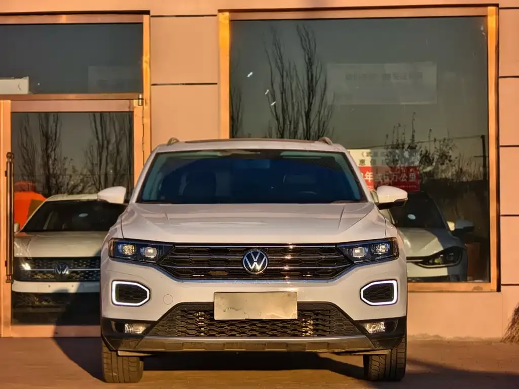 Volkswagen T-Roc — фото 2