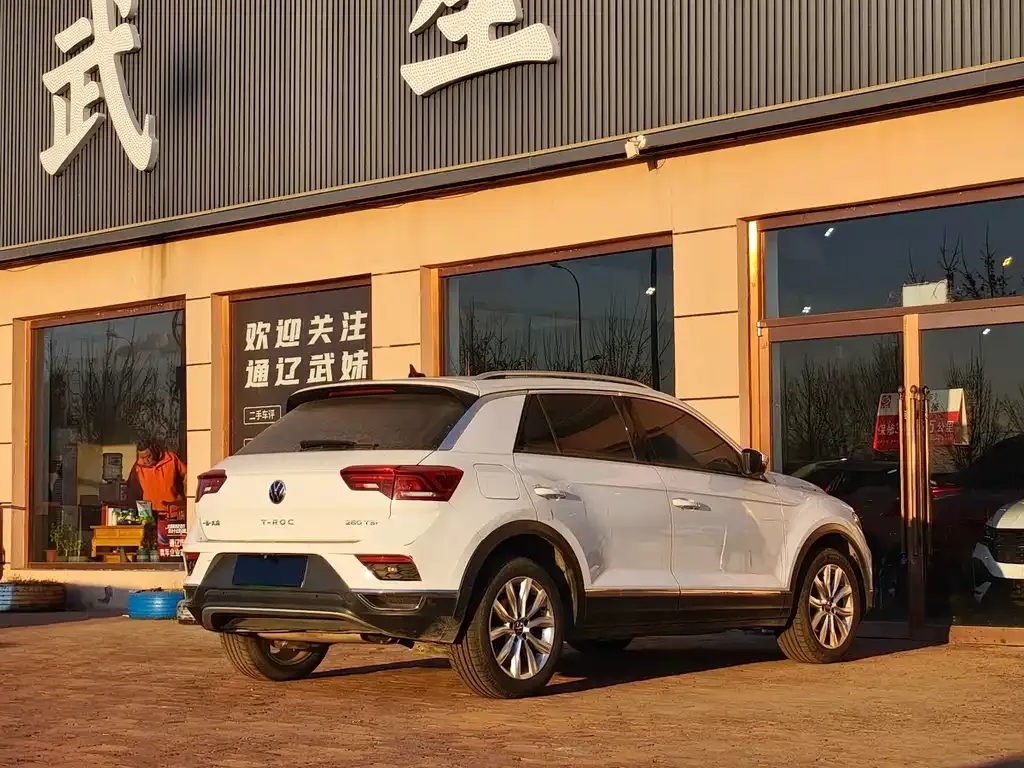 Volkswagen T-Roc — фото 7