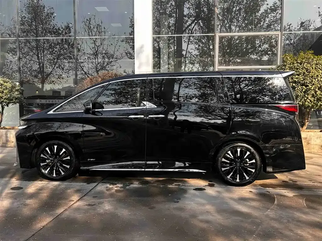 Toyota Vellfire — фото 6
