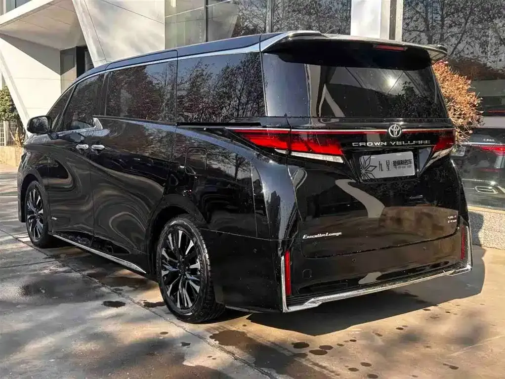Toyota Vellfire — фото 4