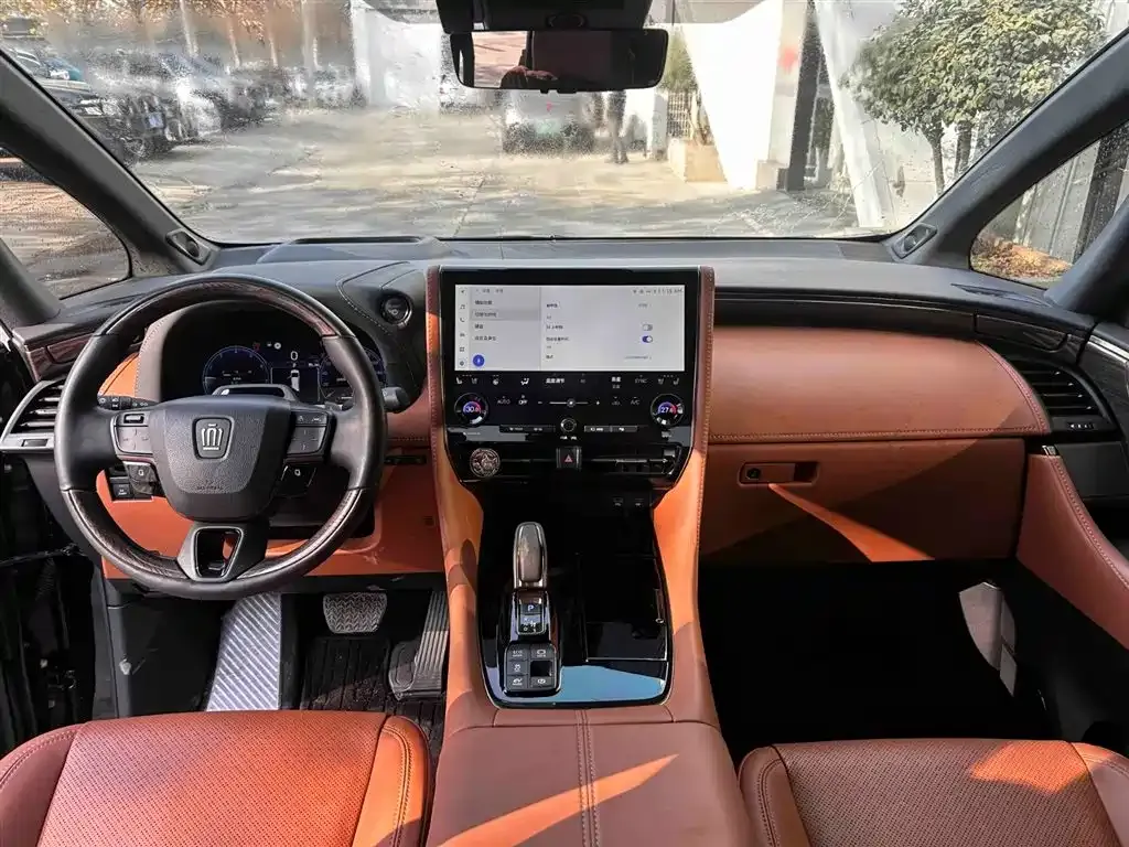 Toyota Vellfire — фото 2