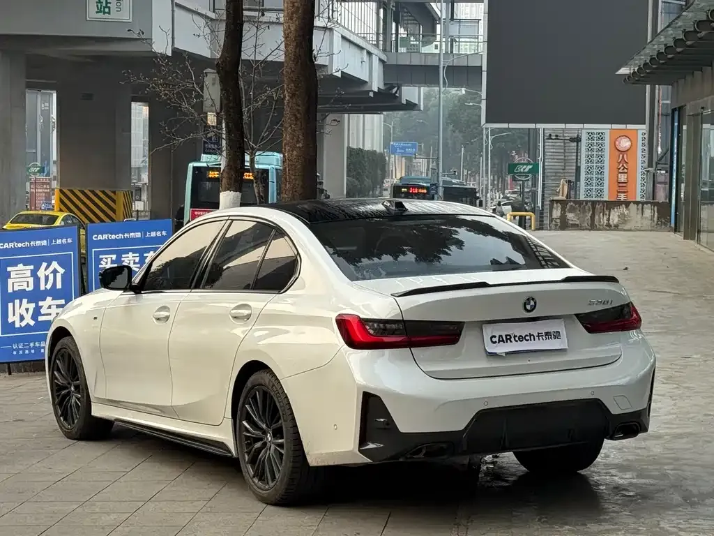 BMW 3 Series 2023 из CN, фото 2