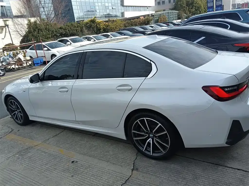 BMW 3 Series 2023 из CN, фото 8