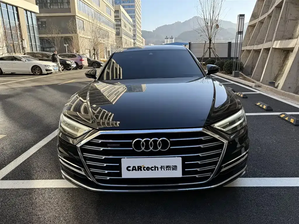 Audi A8 — фото 10