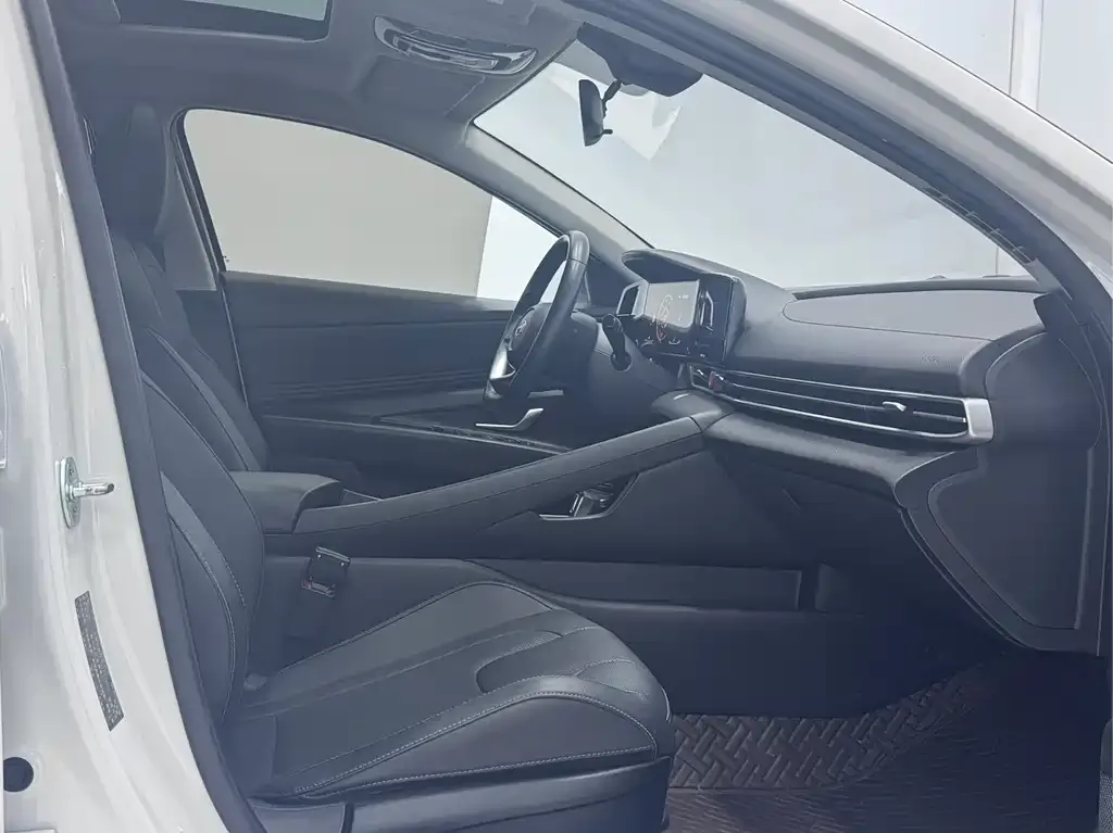 Hyundai Elantra 2021 из CN, фото 9