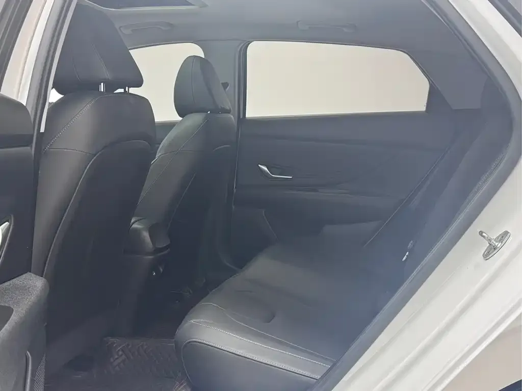Hyundai Elantra 2021 из CN, фото 4