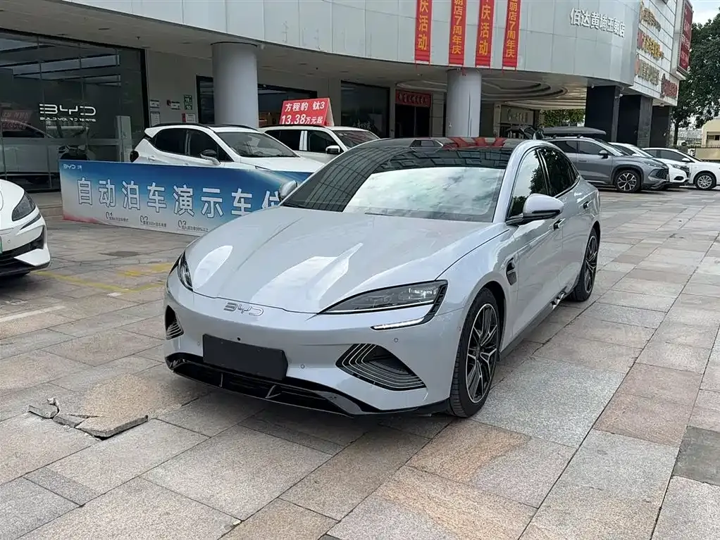 BYD Seal — фото 2