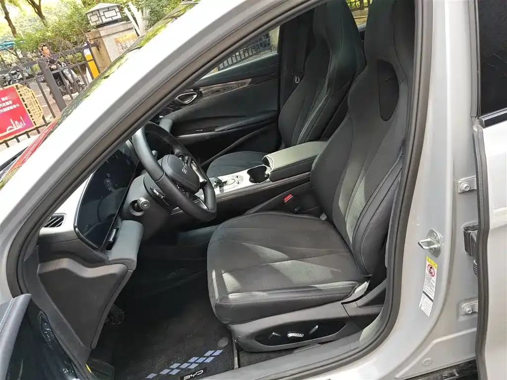 BYD Seal — фото 8