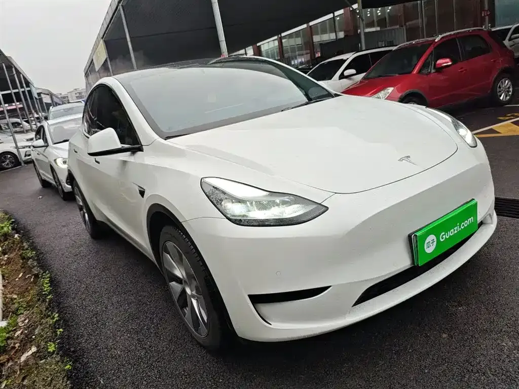 Tesla Model Y — фото 4