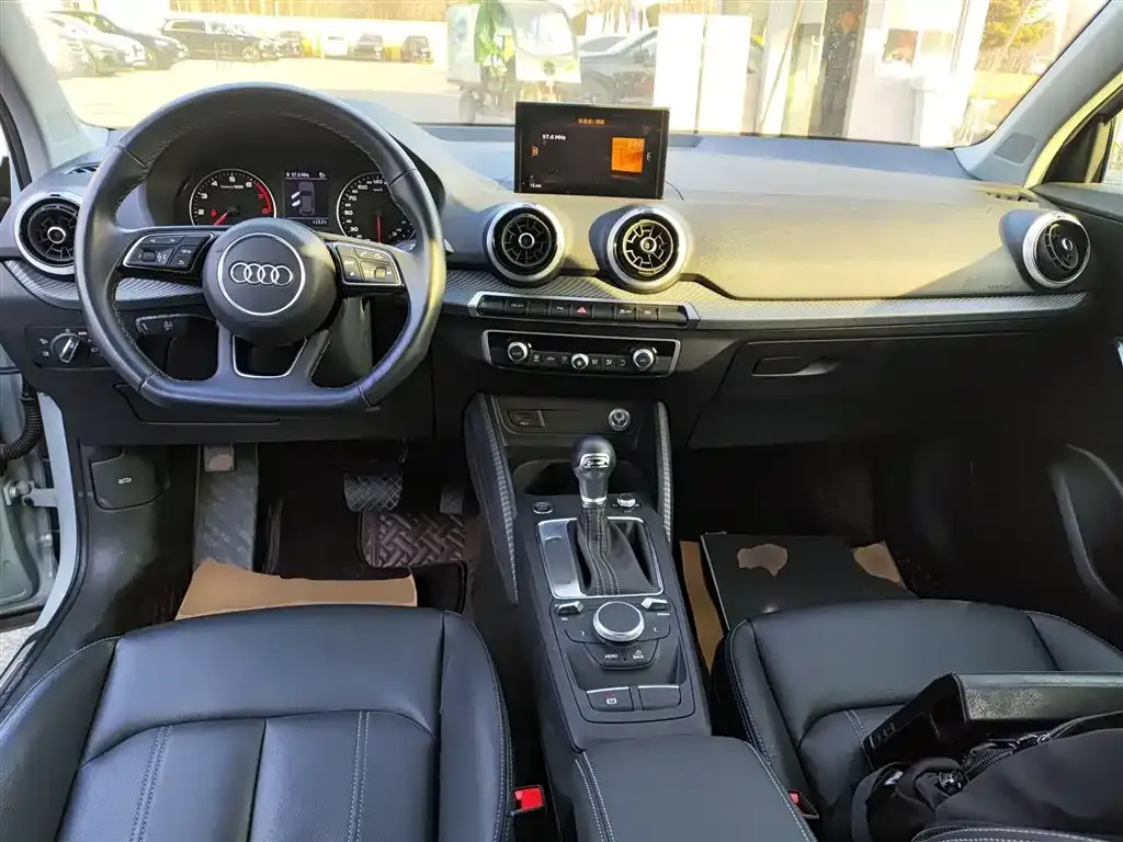 Audi Q2L 2024 из CN, фото 2