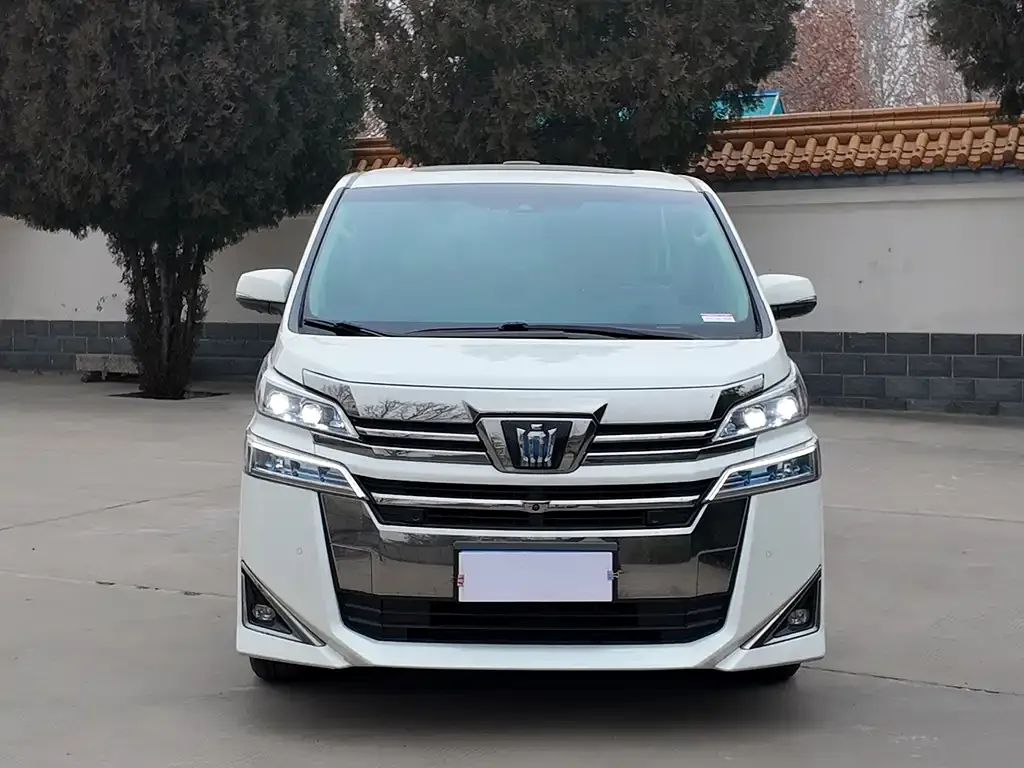 Toyota Vellfire 2021 из CN, фото 1