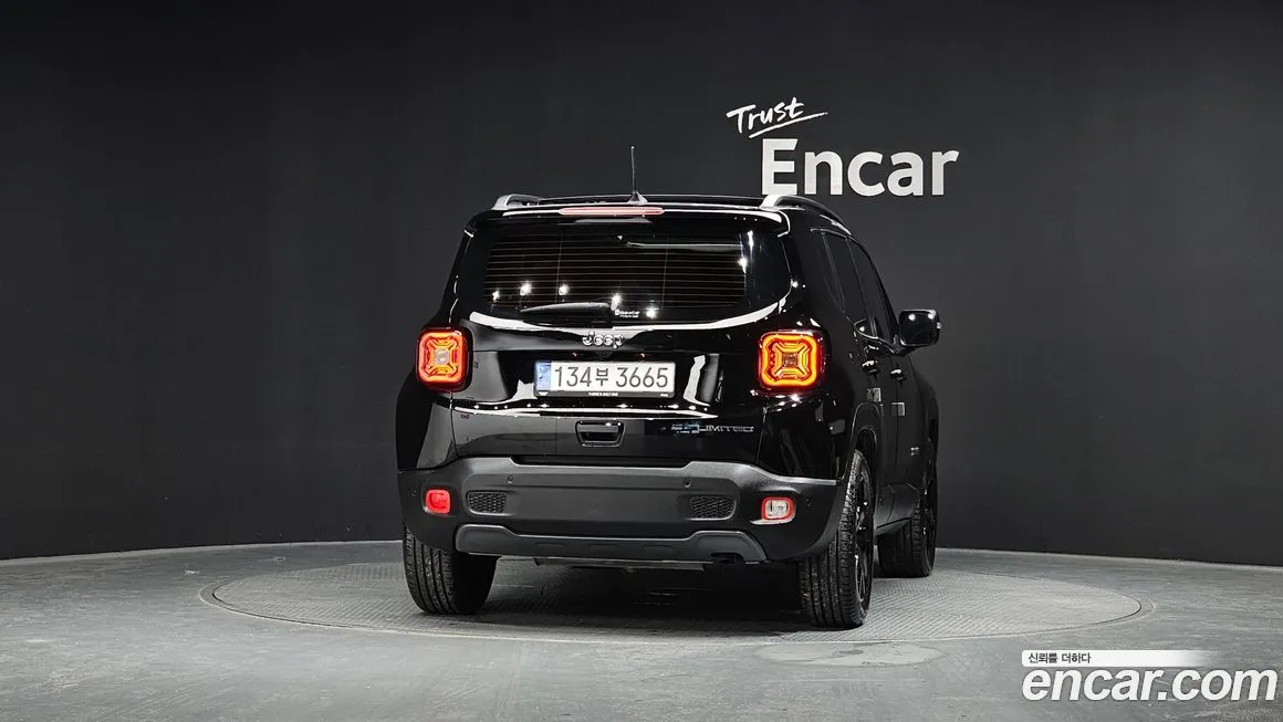 Jeep Renegade 2023 из KR, фото 4