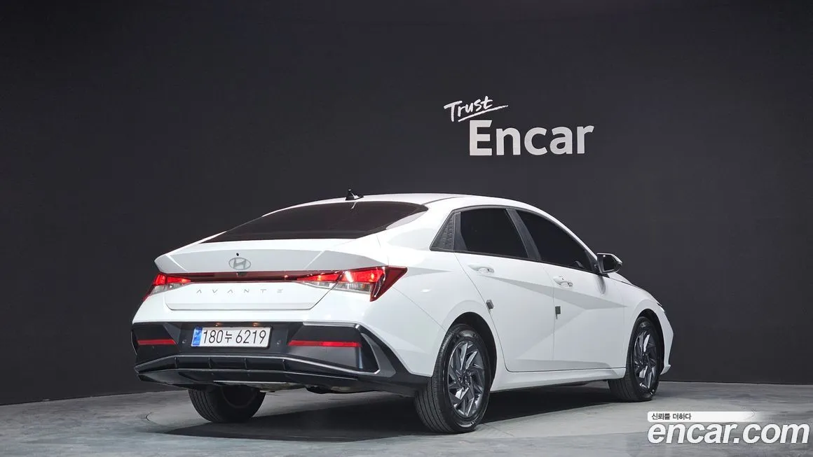 Hyundai AVANTE — фото 2