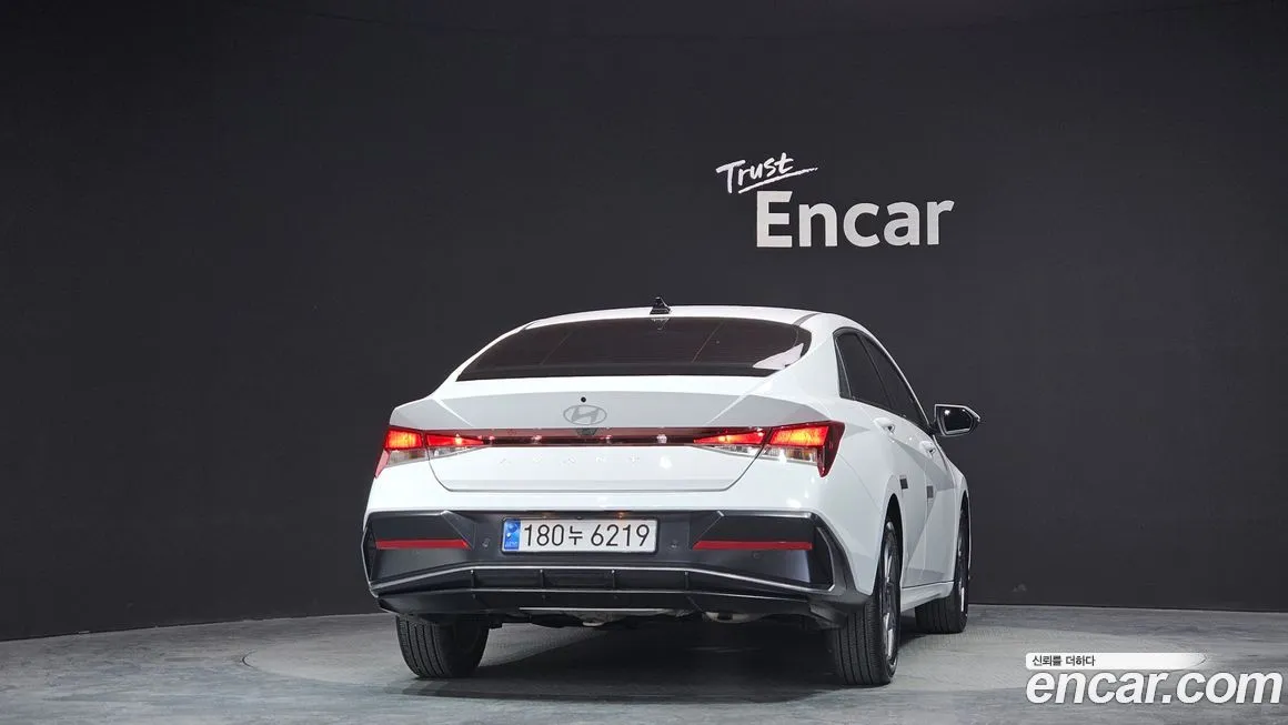 Hyundai AVANTE — фото 4