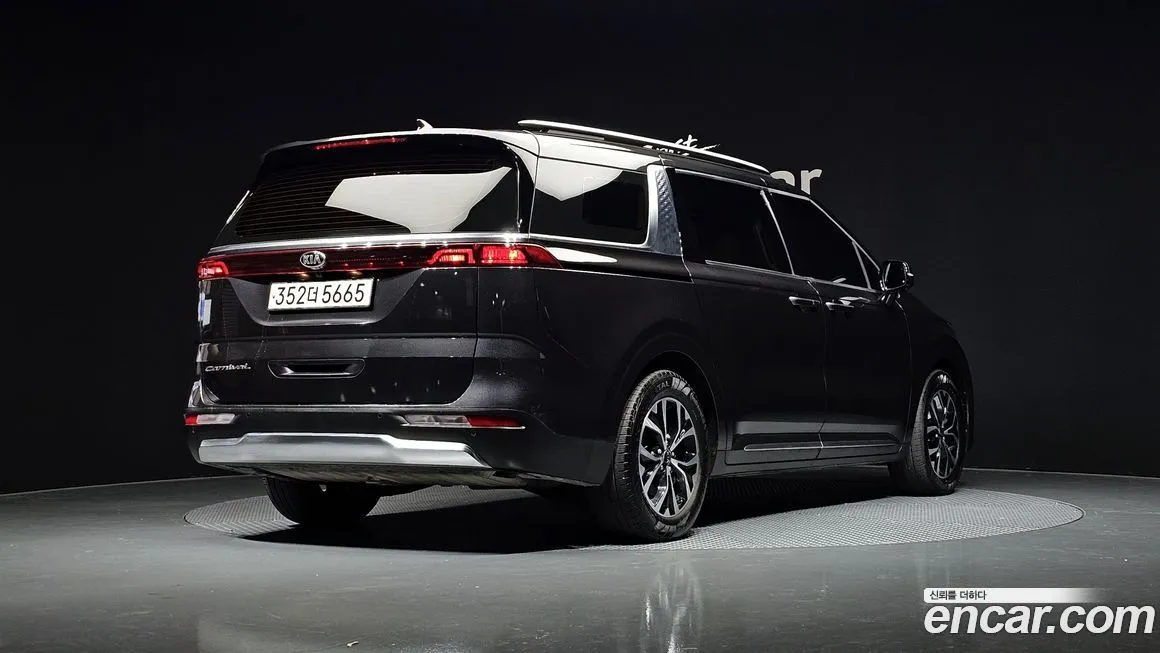 Kia Carnival — фото 2
