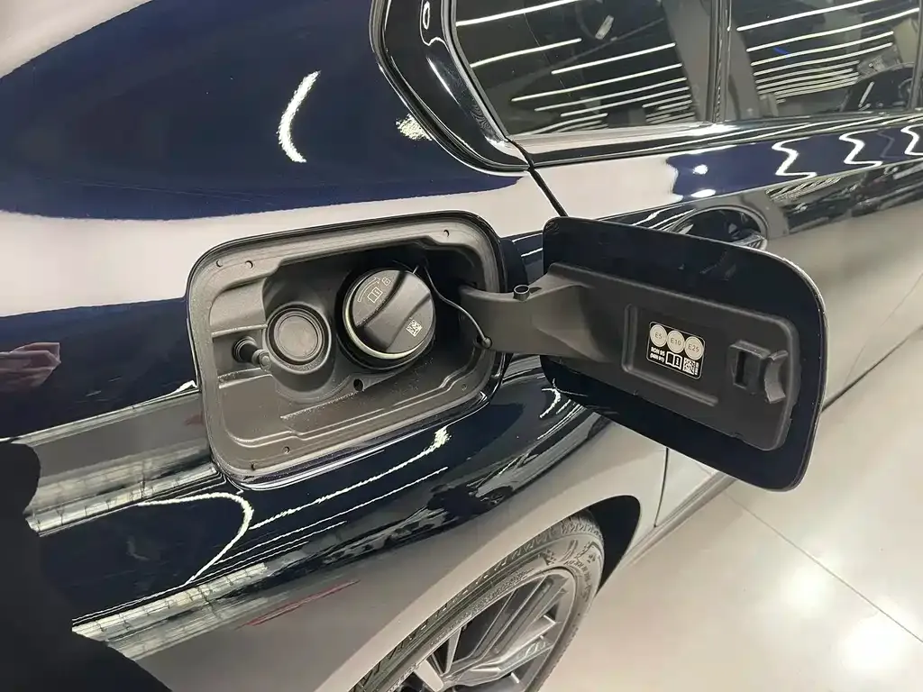BMW 3 Series 2023 из CN, фото 8