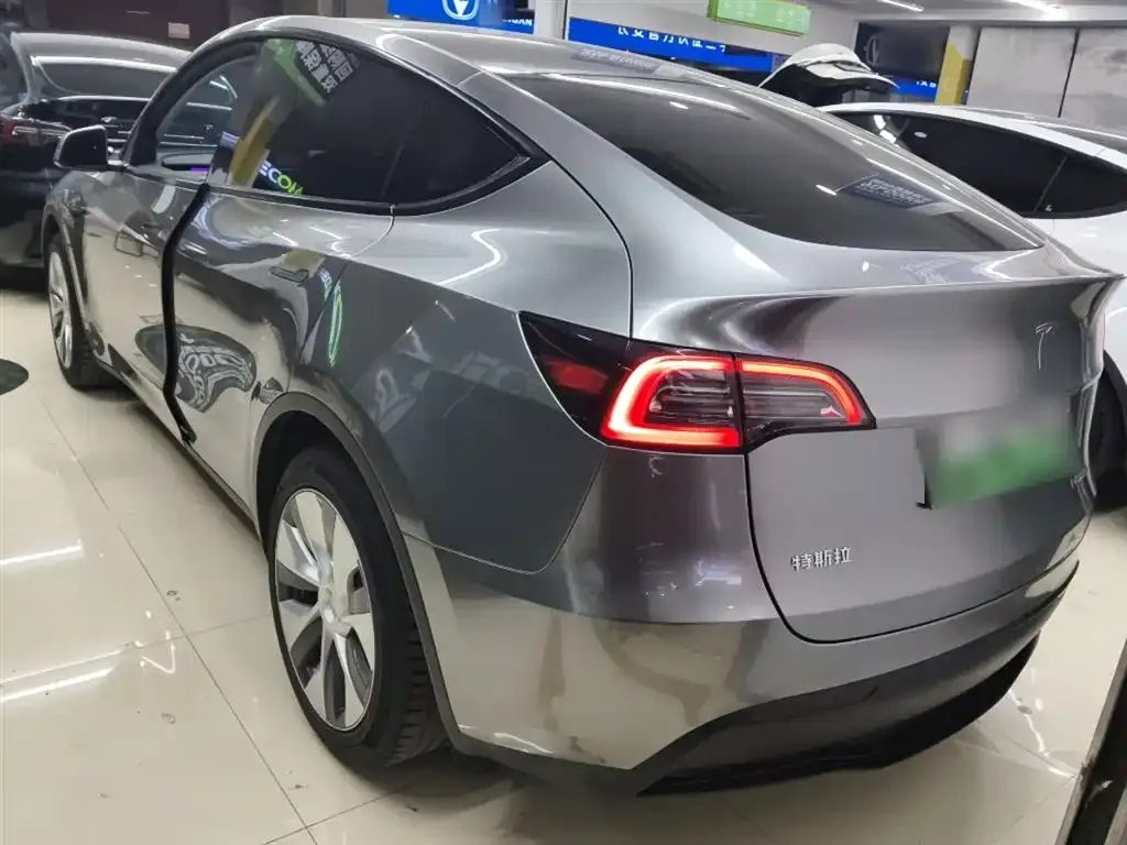 Tesla Model Y 2023 из CN, фото 8