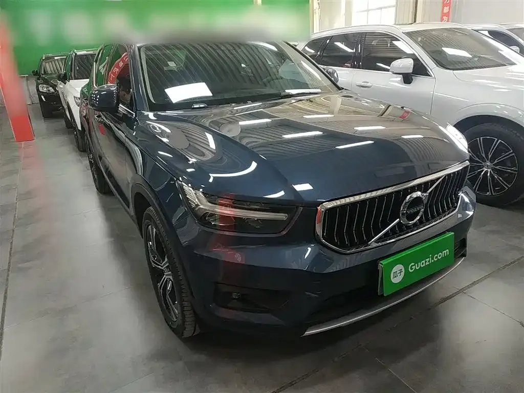Volvo XC40 — фото 2