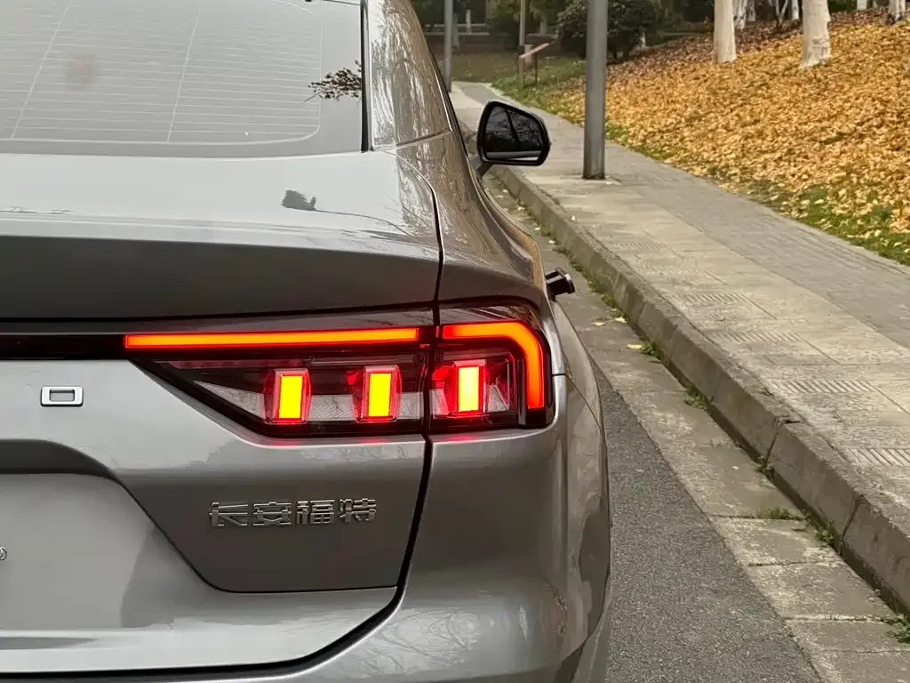 Ford Mondeo 2023 из CN, фото 3