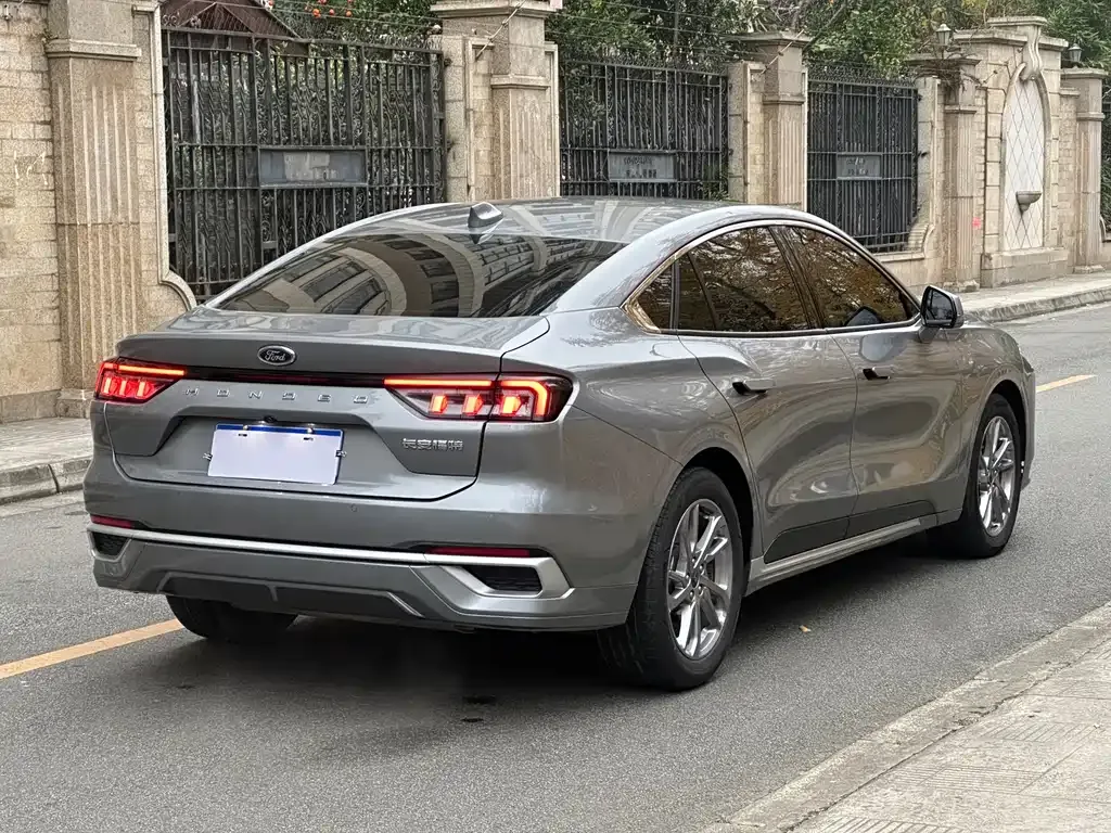 Ford Mondeo 2023 из CN, фото 4
