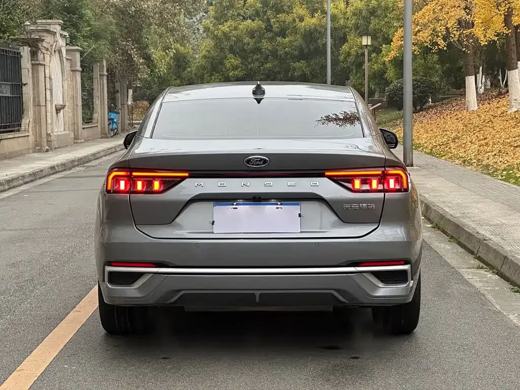 Ford Mondeo 2023 из CN, фото 7