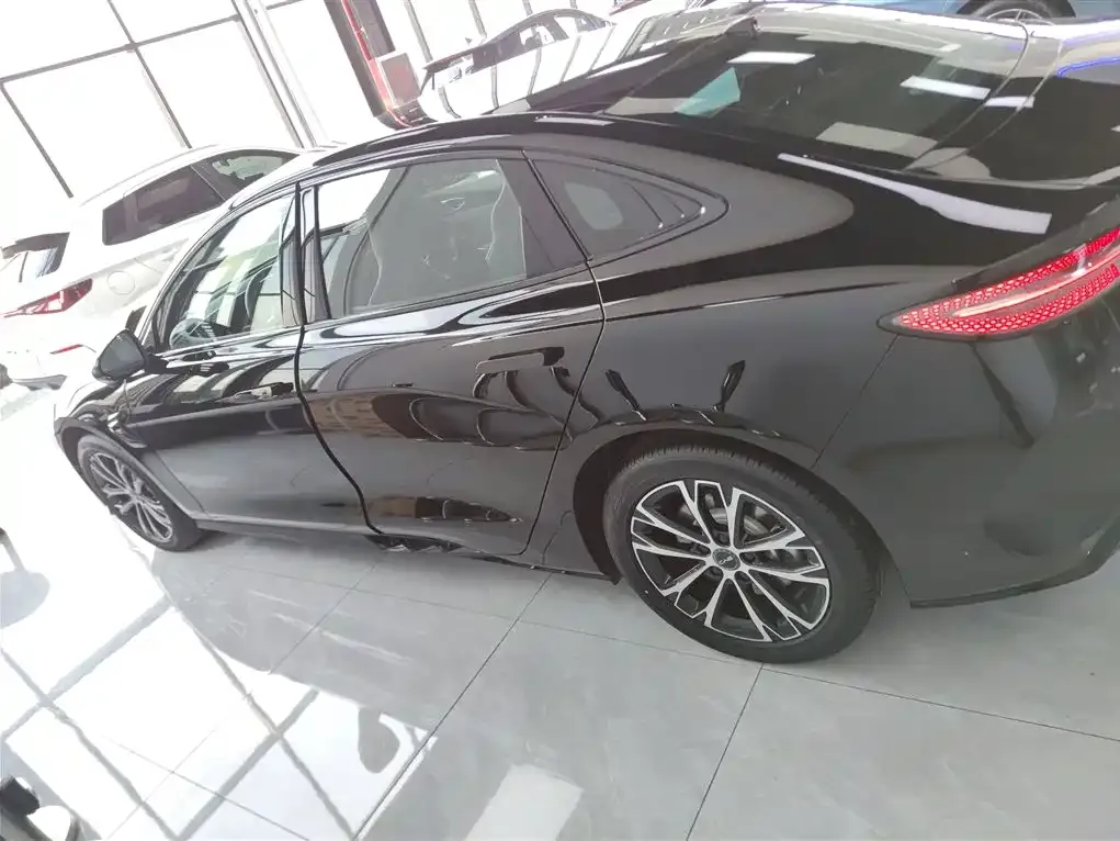 BYD Seal — фото 10