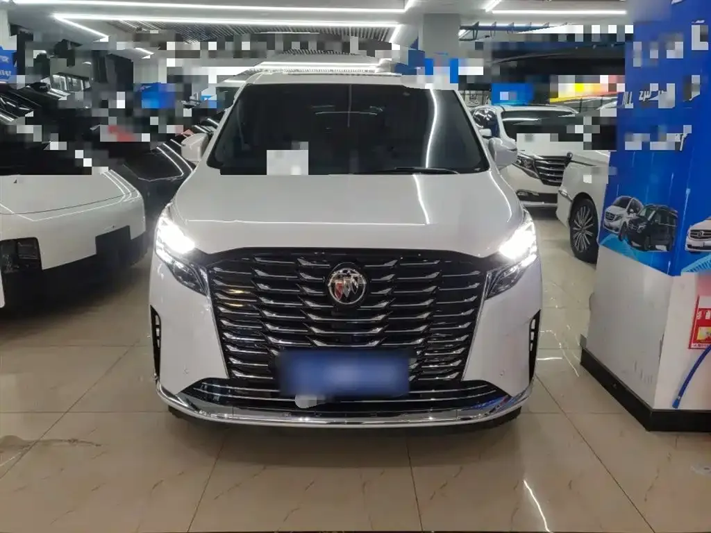 Buick GL8 2023 из CN, фото 2