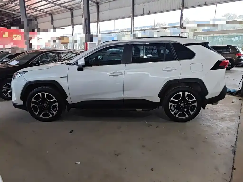 Toyota RAV4 — фото 3