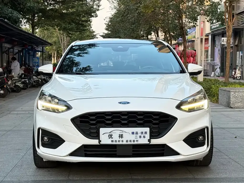 Ford Focus 2021 из CN, фото 2