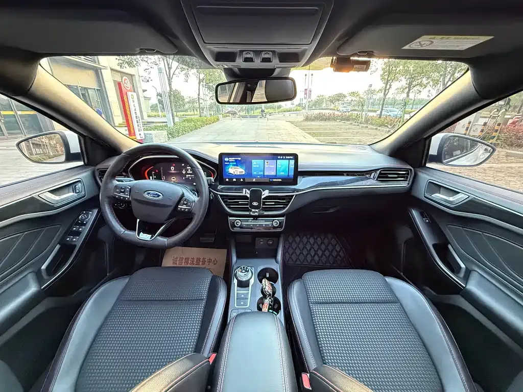 Ford Focus 2021 из CN, фото 5