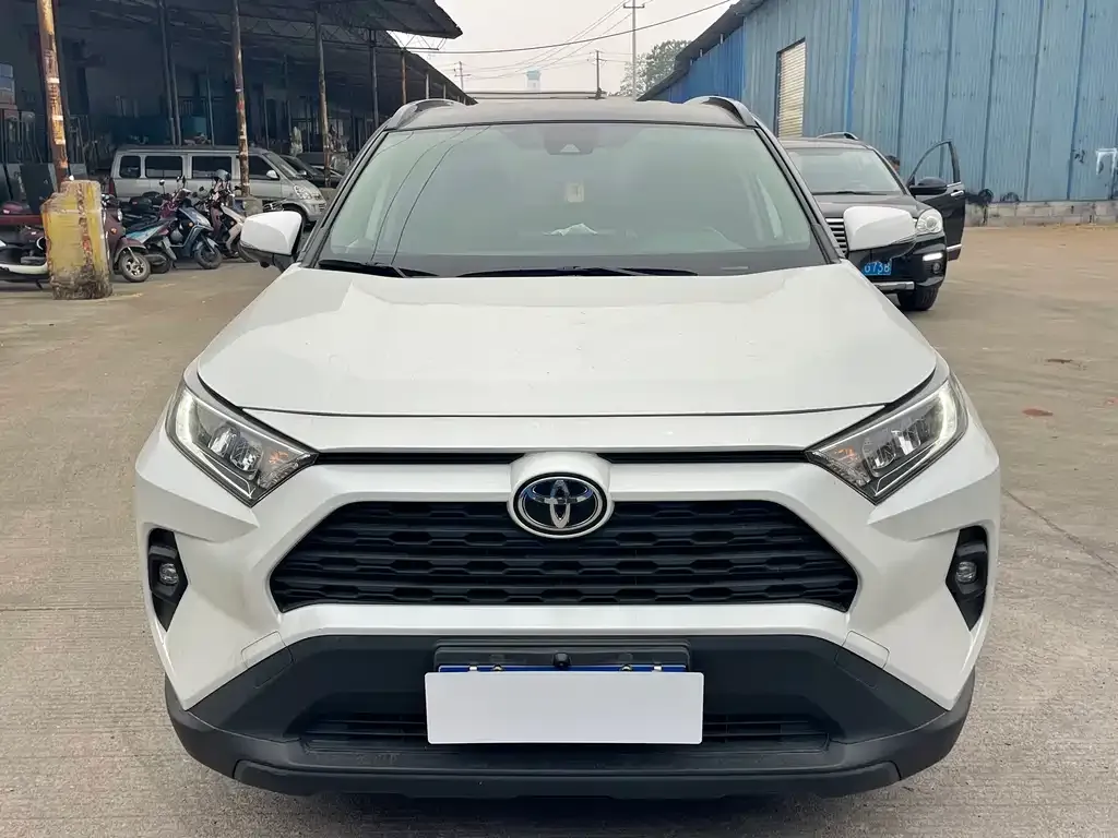 Toyota RAV4 2023 из CN, фото 4