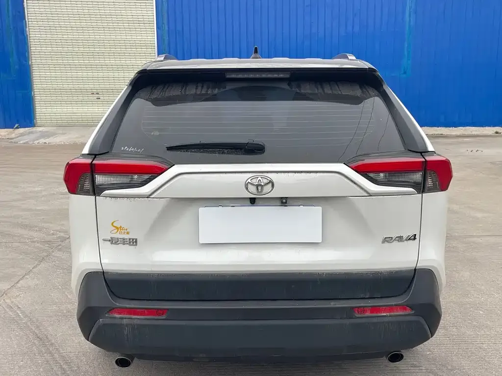 Toyota RAV4 2023 из CN, фото 8
