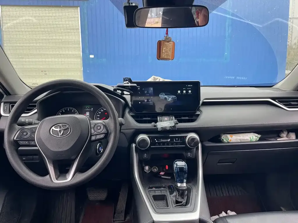Toyota RAV4 2023 из CN, фото 3