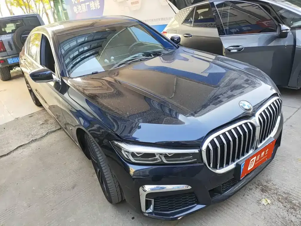 BMW 7 Series 2022 из CN, фото 1