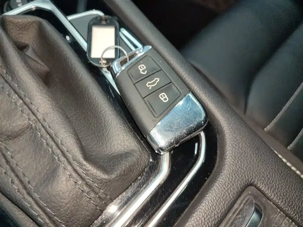 Volkswagen Magotan 2022 из CN, фото 2