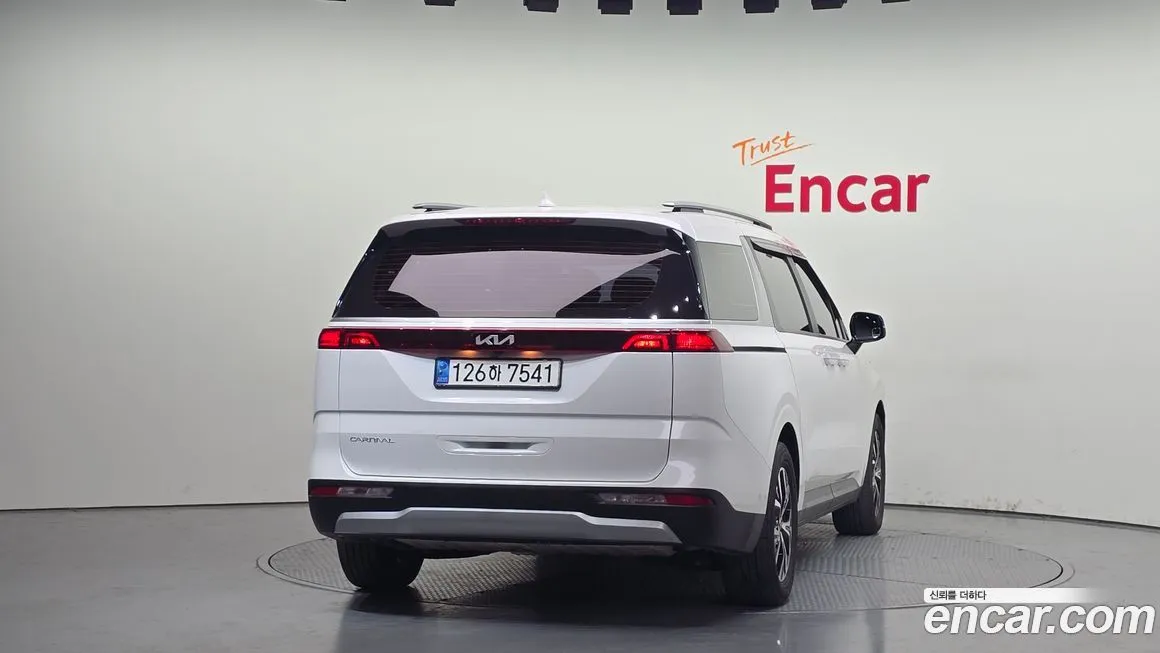 Kia Carnival 2023 из KR, фото 2